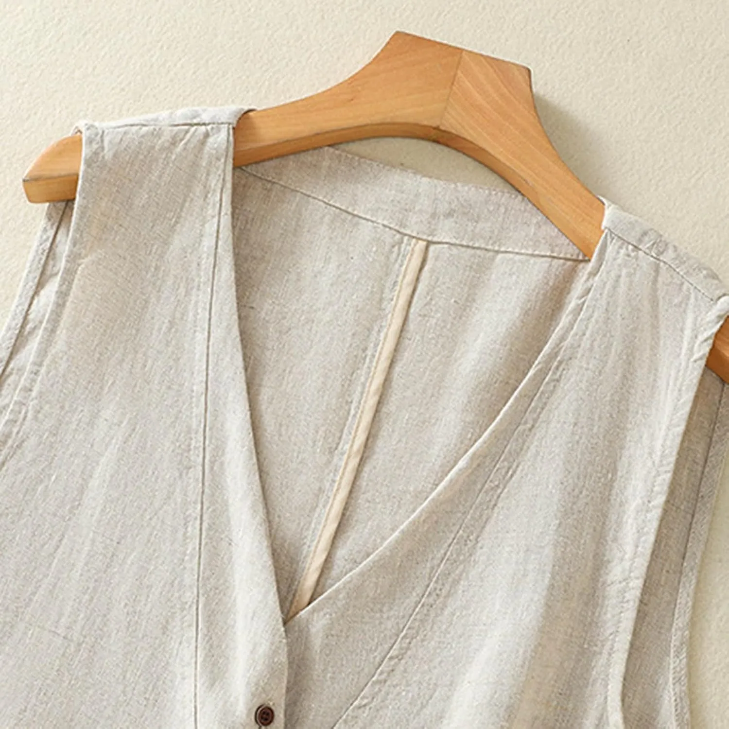 Cotton Linen Vest for Women Sleeveless Button Down Coats Casual Lightweight V Neck Retro 2024 Fall Jackets Pockets