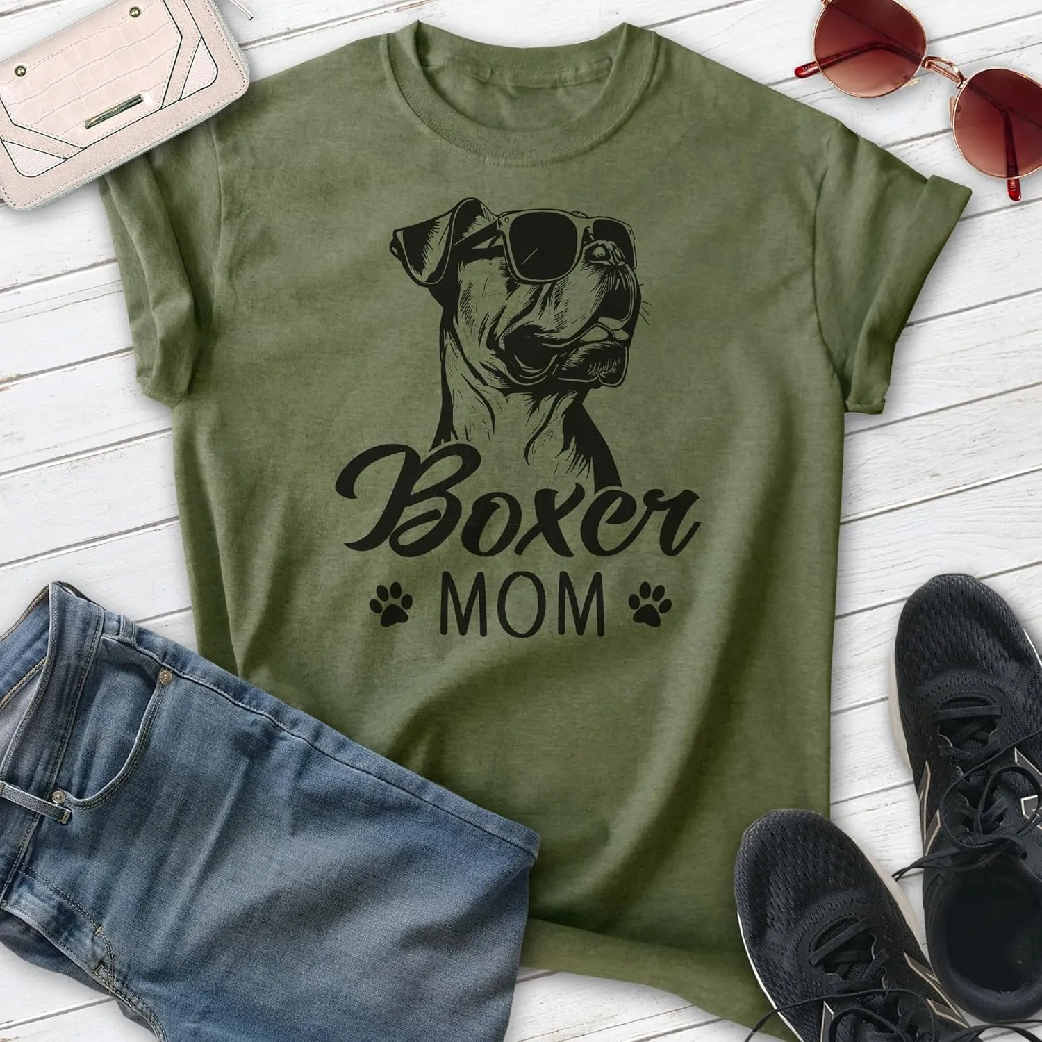 EVERTREE CLOTHING Boxer Mom T-Shirt, Unisex Women's Shirt, Boxer Dog Owner, Best Dog Mom Gift