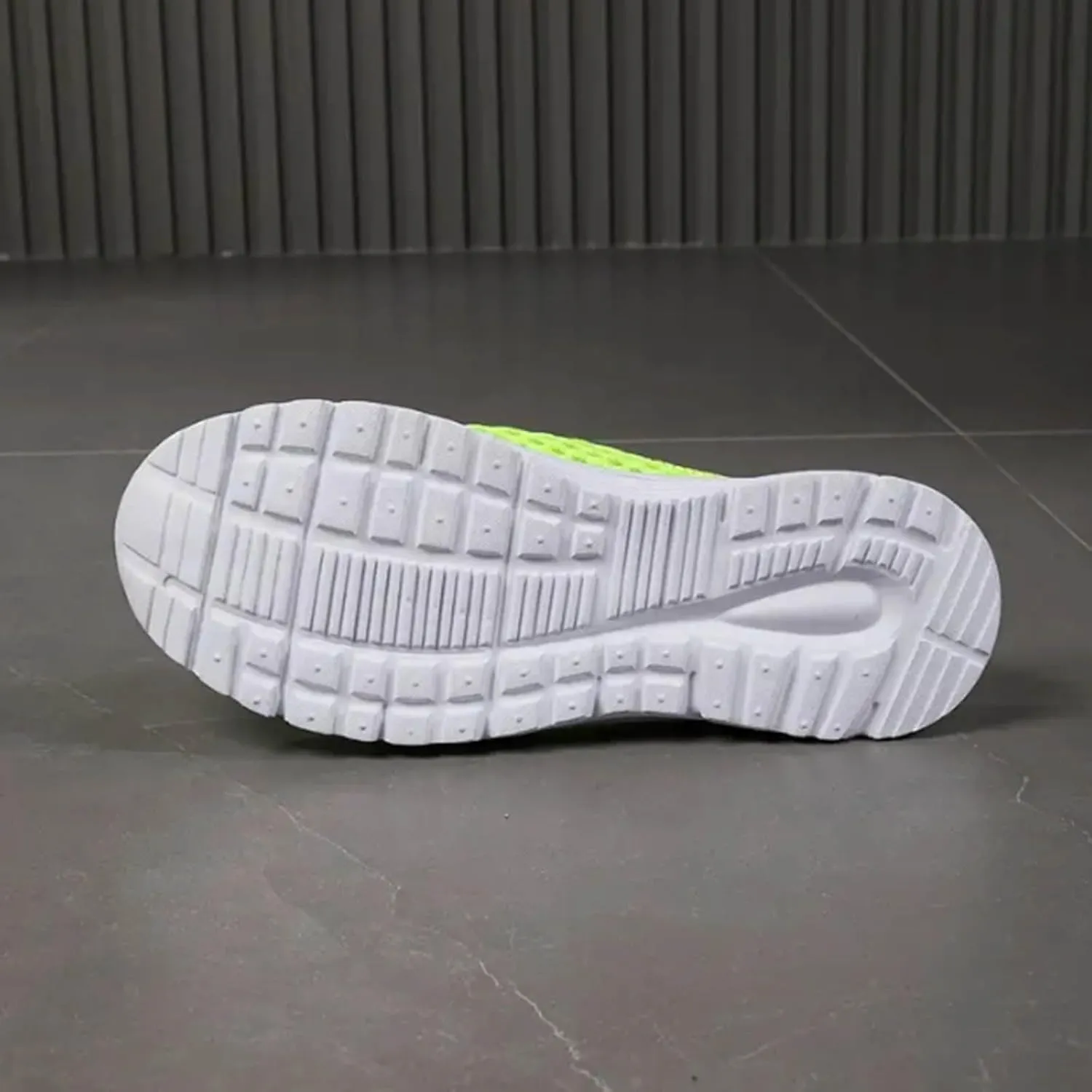 Men's Fashion Sneakers Unisex Lazy Slip On Casual and Comfortable Slippers for Men and Women