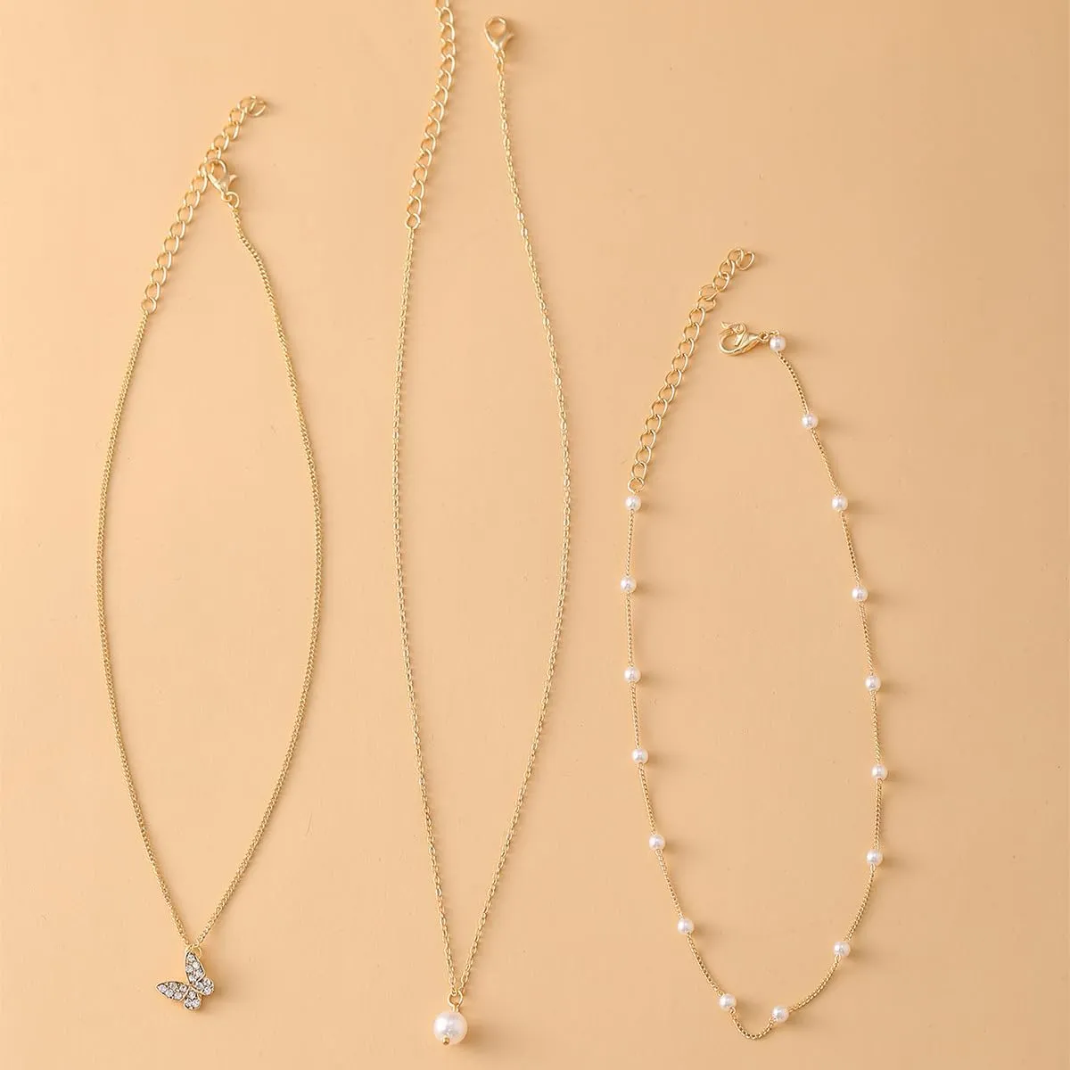 Pearl Necklaces for Women Elegant Pearl Choker Necklaces Faux Pearl Beaded Necklaces Layered Imitation Pearl Necklaces Heart Pendant Necklaces