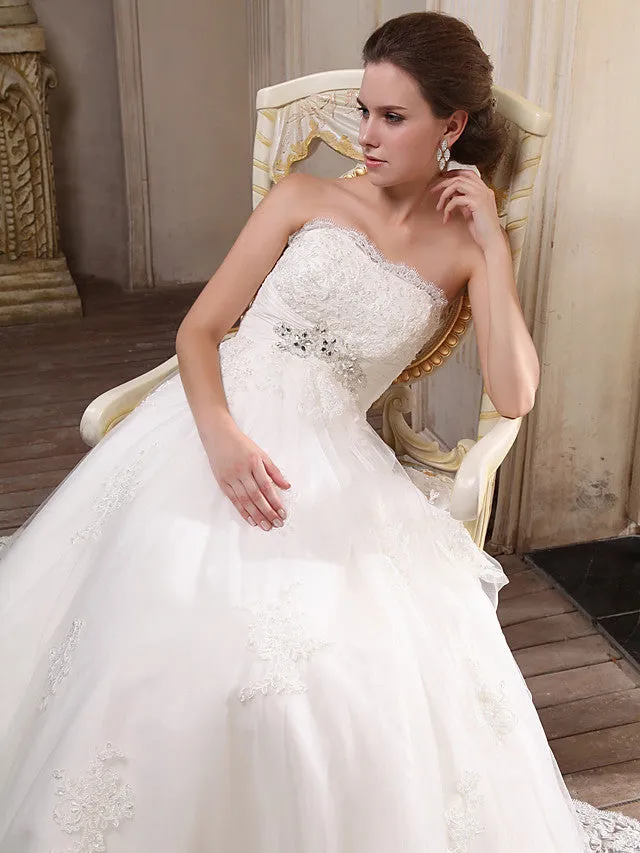 Princess A-Line Strapless Wedding Dress Scalloped-Edge Satin Tulle Sleeveless Bridal Gowns with Chapel Train