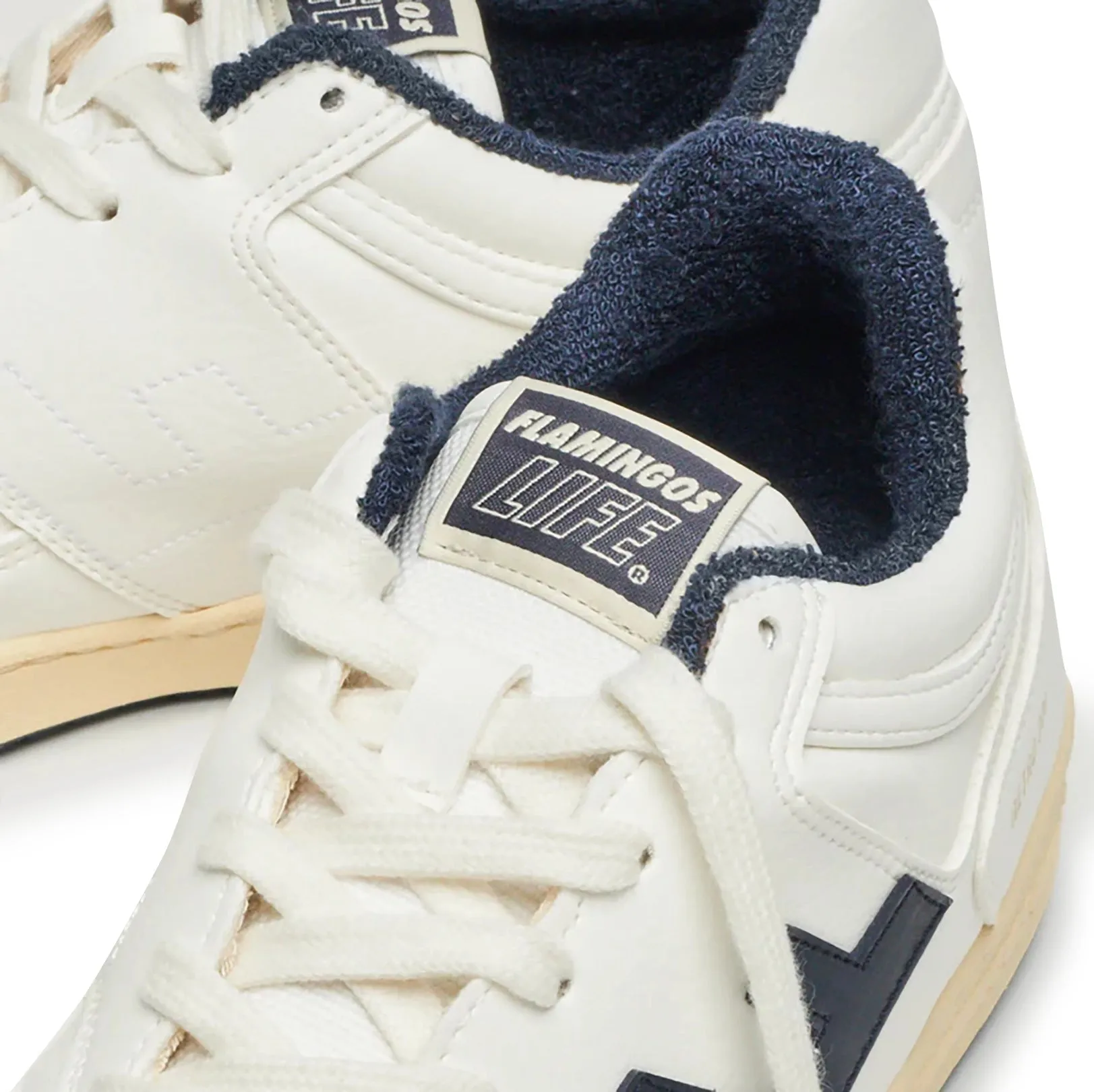 Retro 90s - White Vanilla Navy
