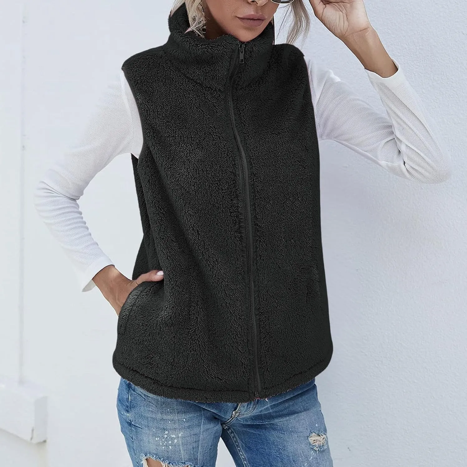Womens Fleece Vest Lightweight Sleeveless Sherpa Jackets Casual Warm Zipper Vest Winter Outerwear with Pockets