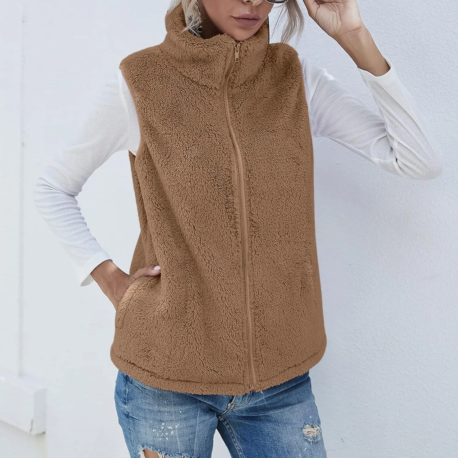 Womens Fleece Vest Lightweight Sleeveless Sherpa Jackets Casual Warm Zipper Vest Winter Outerwear with Pockets